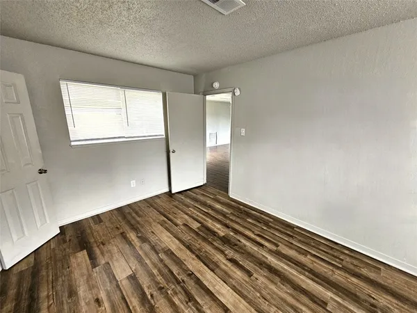$2,100 | 2421 16th Avenue North, Texas City, TX 77590