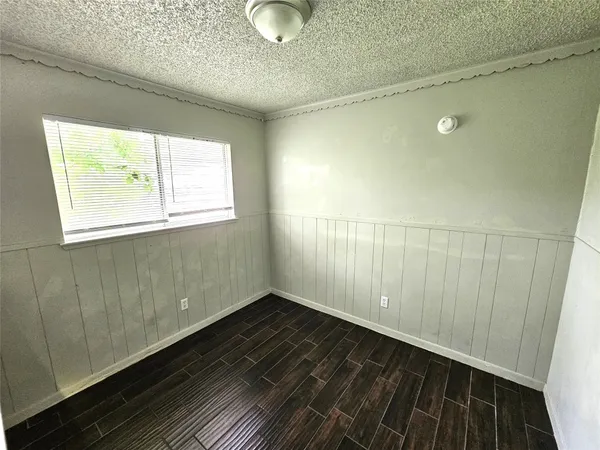 $2,100 | 2421 16th Avenue North, Texas City, TX 77590