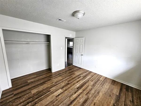 $2,100 | 2421 16th Avenue North, Texas City, TX 77590