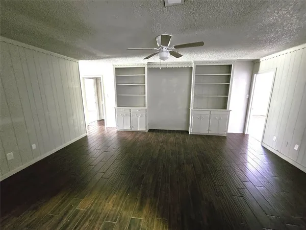 $2,100 | 2421 16th Avenue North, Texas City, TX 77590
