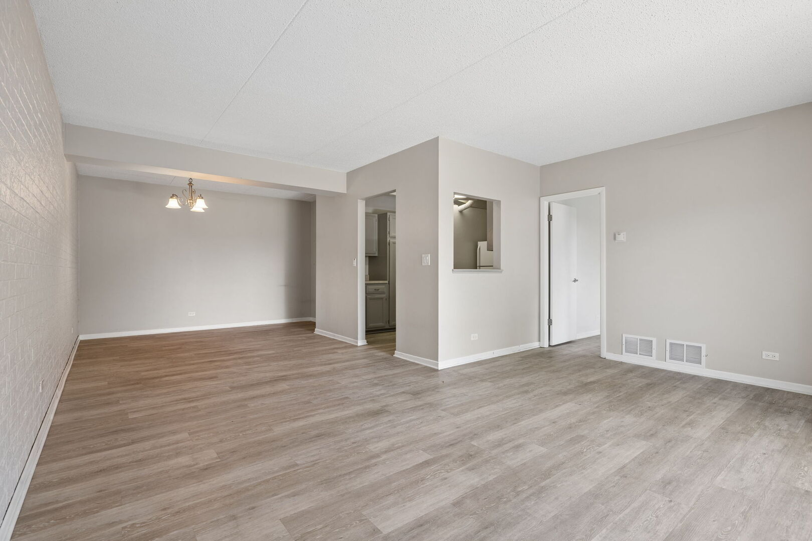 1424 Woodbridge Road, Unit 2B Joliet, IL 60436 - Photo 8 of 28