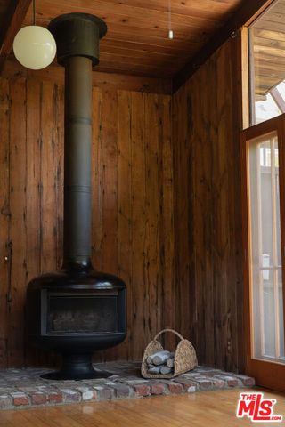 a view of a entryway of a house
