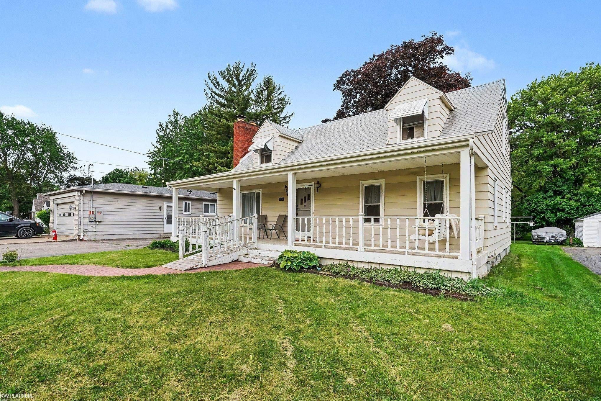 2297 Covert Road Burton, MI 48509 - Photo 3 of 32 Gallery Image 3