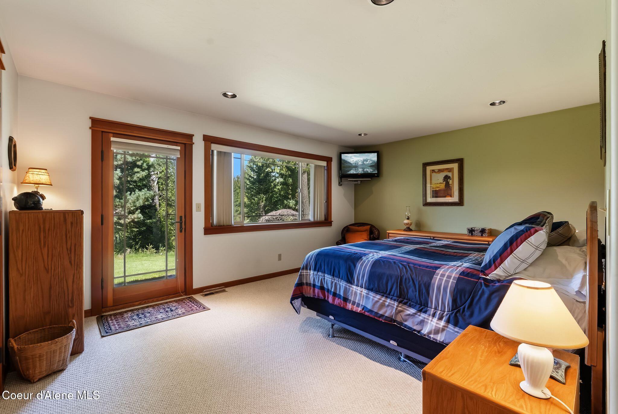 1196 Gold Creek Road Sandpoint, ID 83864 - Photo 27 of 66 .