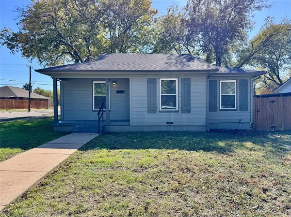 $1,800 | 4236 Voncille Street, Haltom City, TX 76117