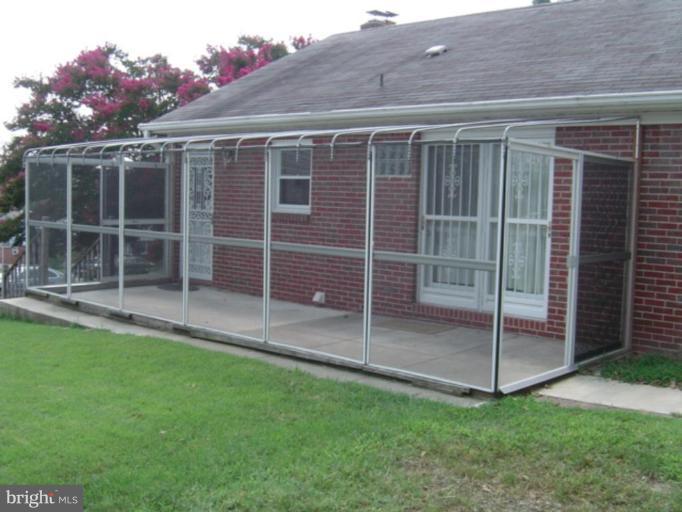 1517 Seling Avenue Rosedale, MD 21237 - Photo 6 of 21 Screened-in Porch