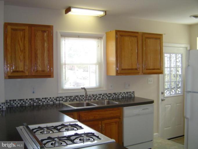 1517 Seling Avenue Rosedale, MD 21237 - Photo 9 of 21 Kitchen #2