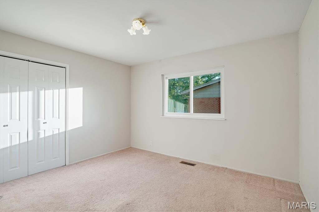 15583 Clayton Road Ballwin, MO 63011 - Photo 17 of 29