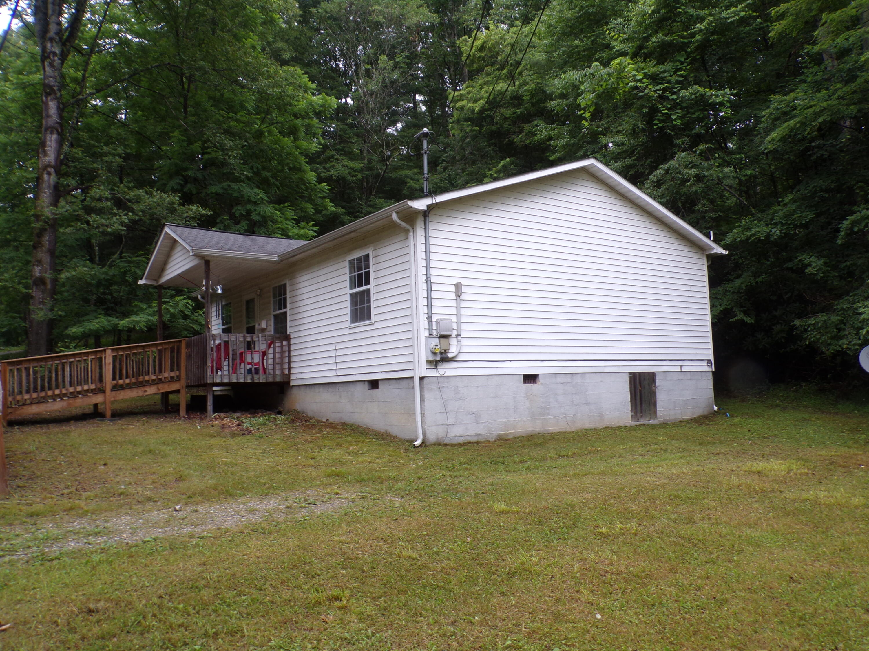 716 Eastridge Road Mountain City, TN 37683 - Photo 19 of 19 103_5935