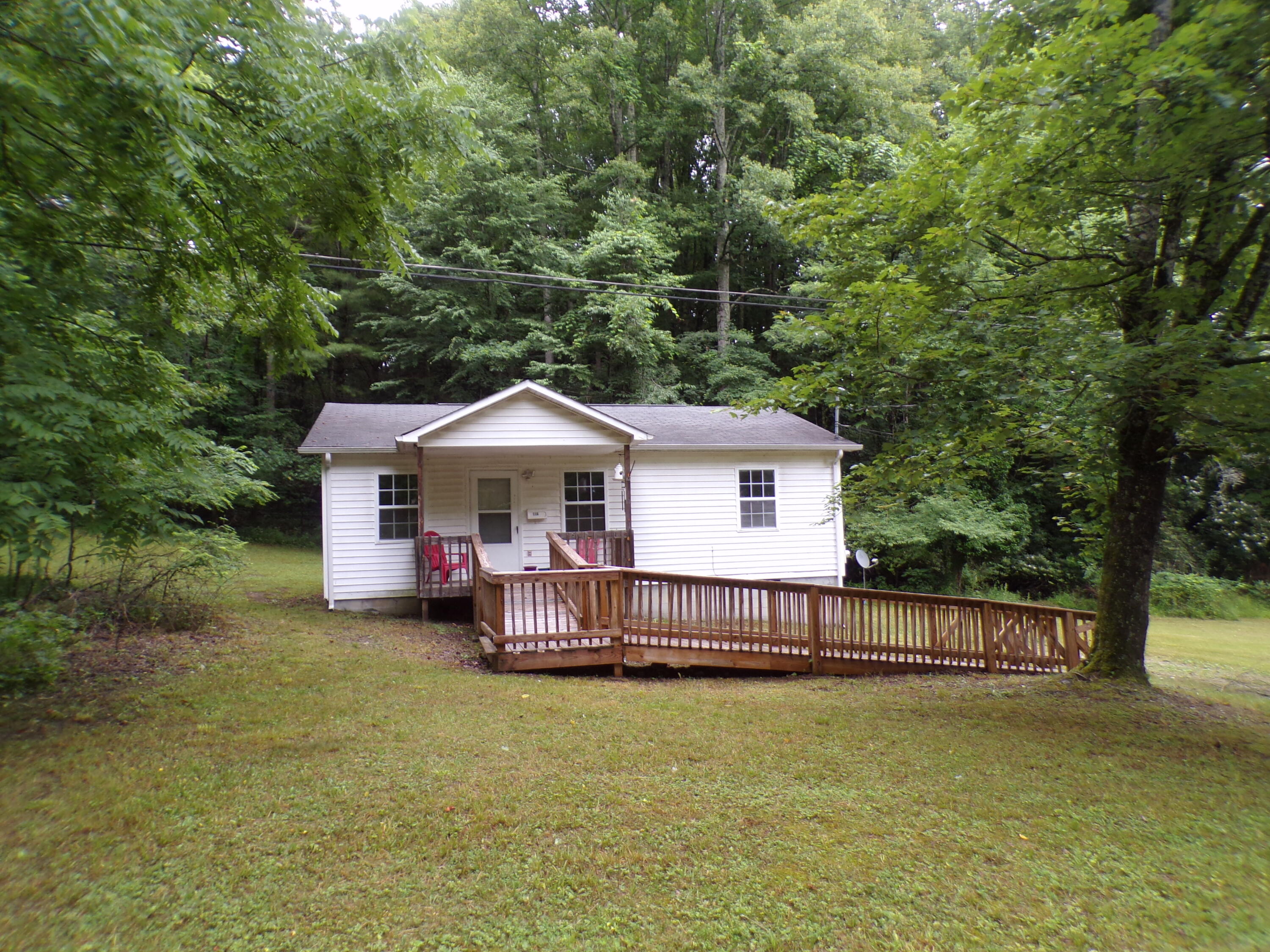 716 Eastridge Road Mountain City, TN 37683 - Photo 2 of 19 103_5927