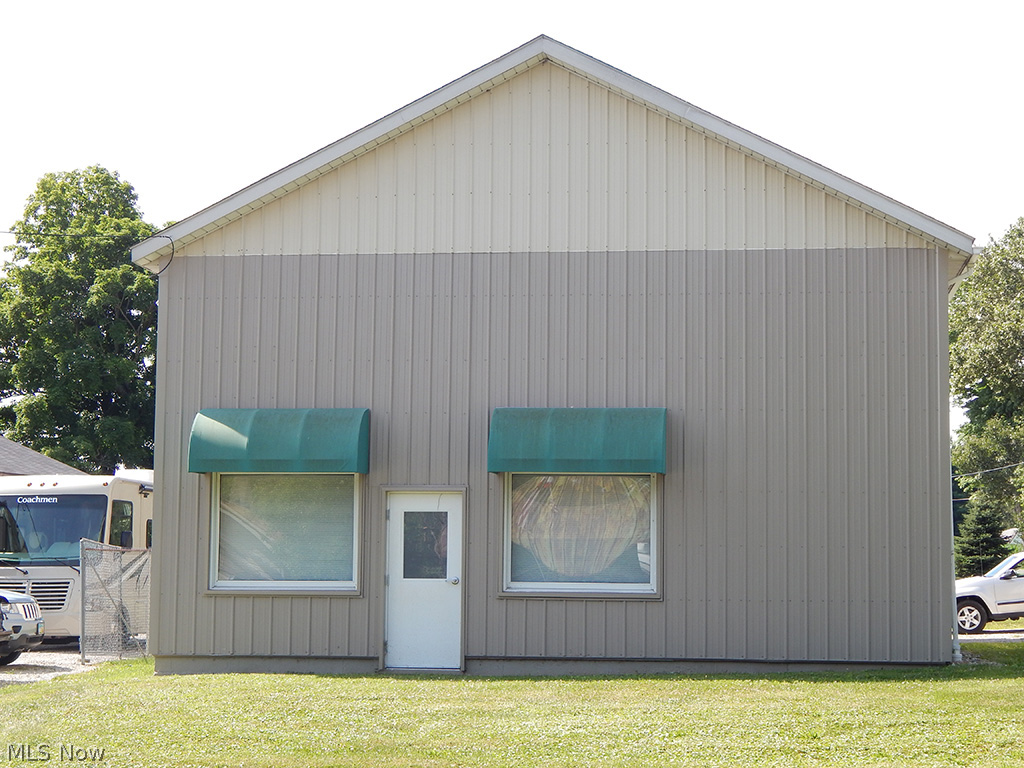 7962 Wadsworth Road Wadsworth, OH 44281 - Photo 15 of 20