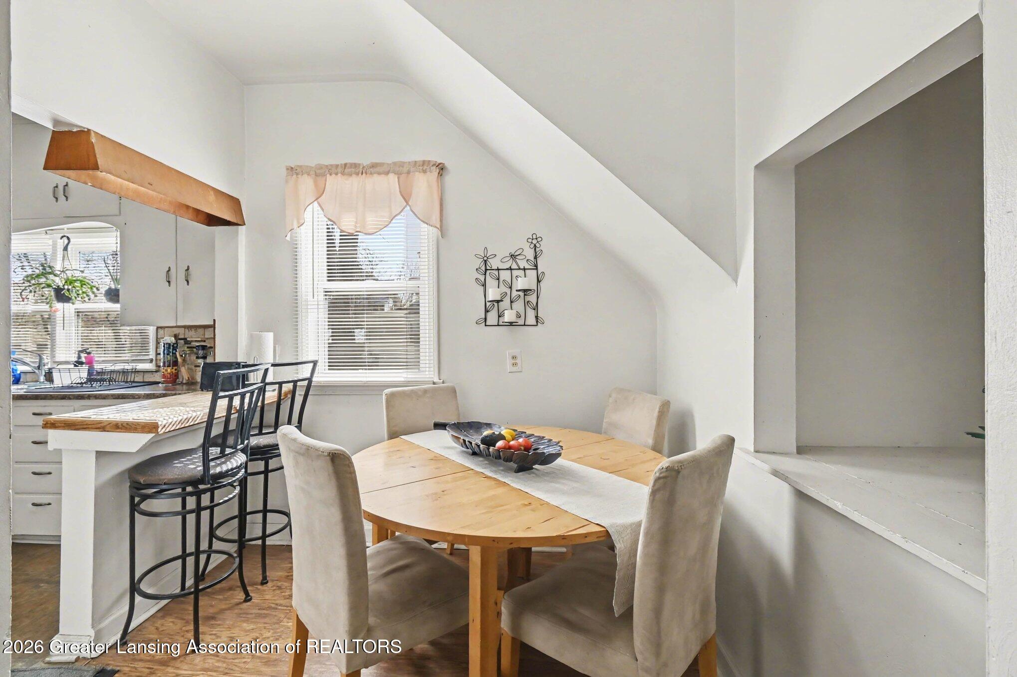 514 North Walnut Street Lansing, MI 48933 - Photo 5 of 30 008_file_9338