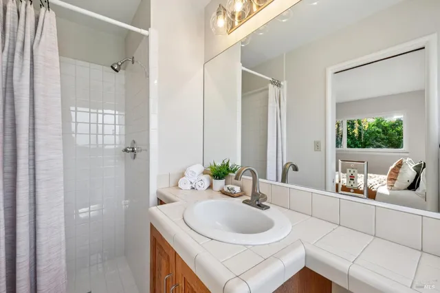 $1,245,000 | 479 Calle De La Mesa, Novato, CA 94949