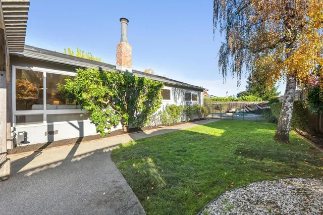 $1,245,000 | 479 Calle De La Mesa, Novato, CA 94949