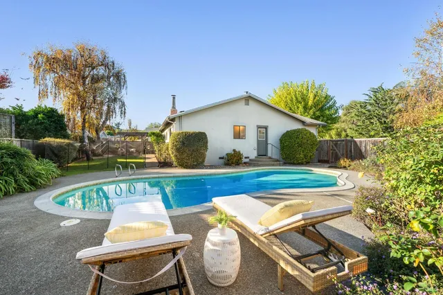 $1,245,000 | 479 Calle De La Mesa, Novato, CA 94949