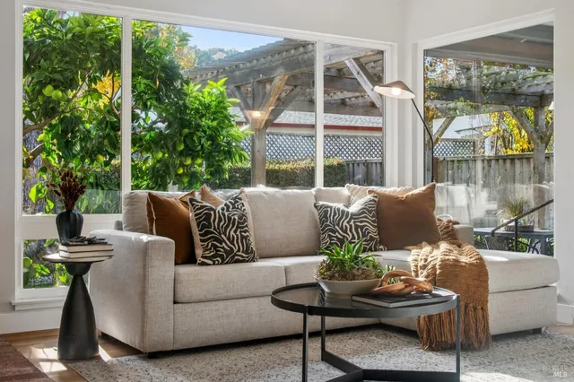 $1,245,000 | 479 Calle De La Mesa, Novato, CA 94949