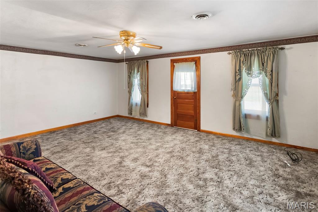 1000 Sumner Street Jerseyville, IL 62052 - Photo 7 of 30