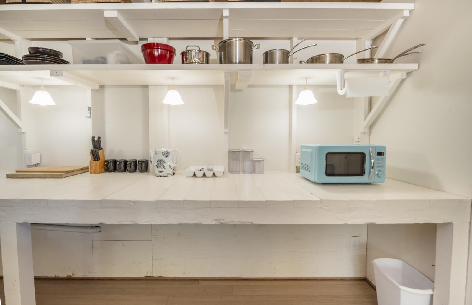 60 Lepo Place Haiku, HI 96708 - Photo 31 of 47 a bathroom with a sink and a mirror