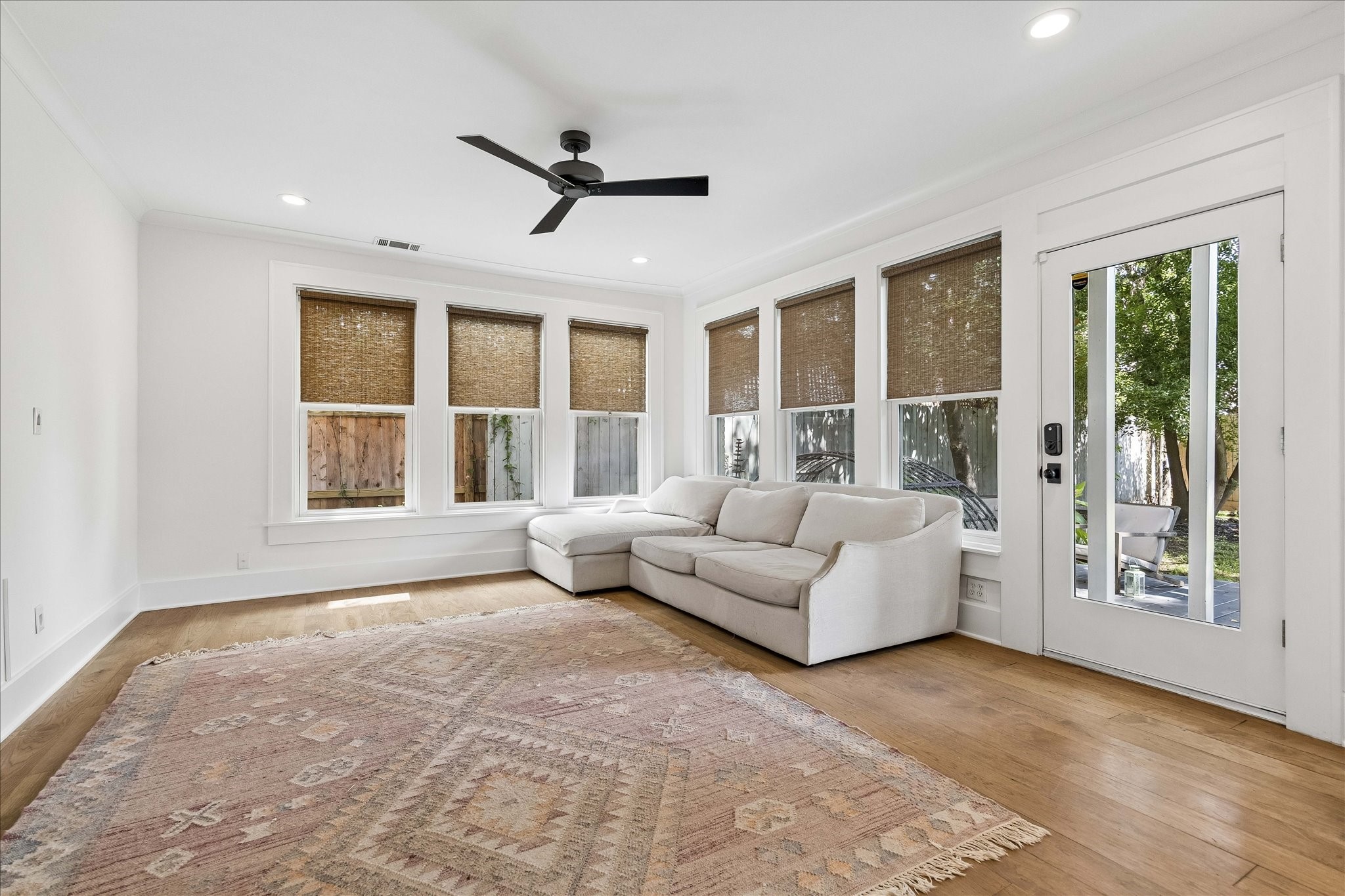 1645 Kipling Street Houston, TX 77006 - Photo 8 of 30