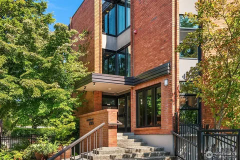 $785,000 | 2360 43rd Avenue East, Unit 211, Seattle, WA 98112