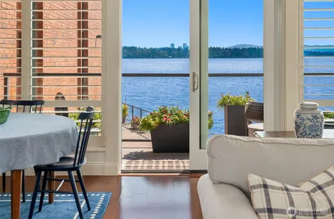 $785,000 | 2360 43rd Avenue East, Unit 211, Seattle, WA 98112
