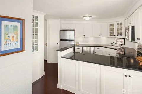 $785,000 | 2360 43rd Avenue East, Unit 211, Seattle, WA 98112