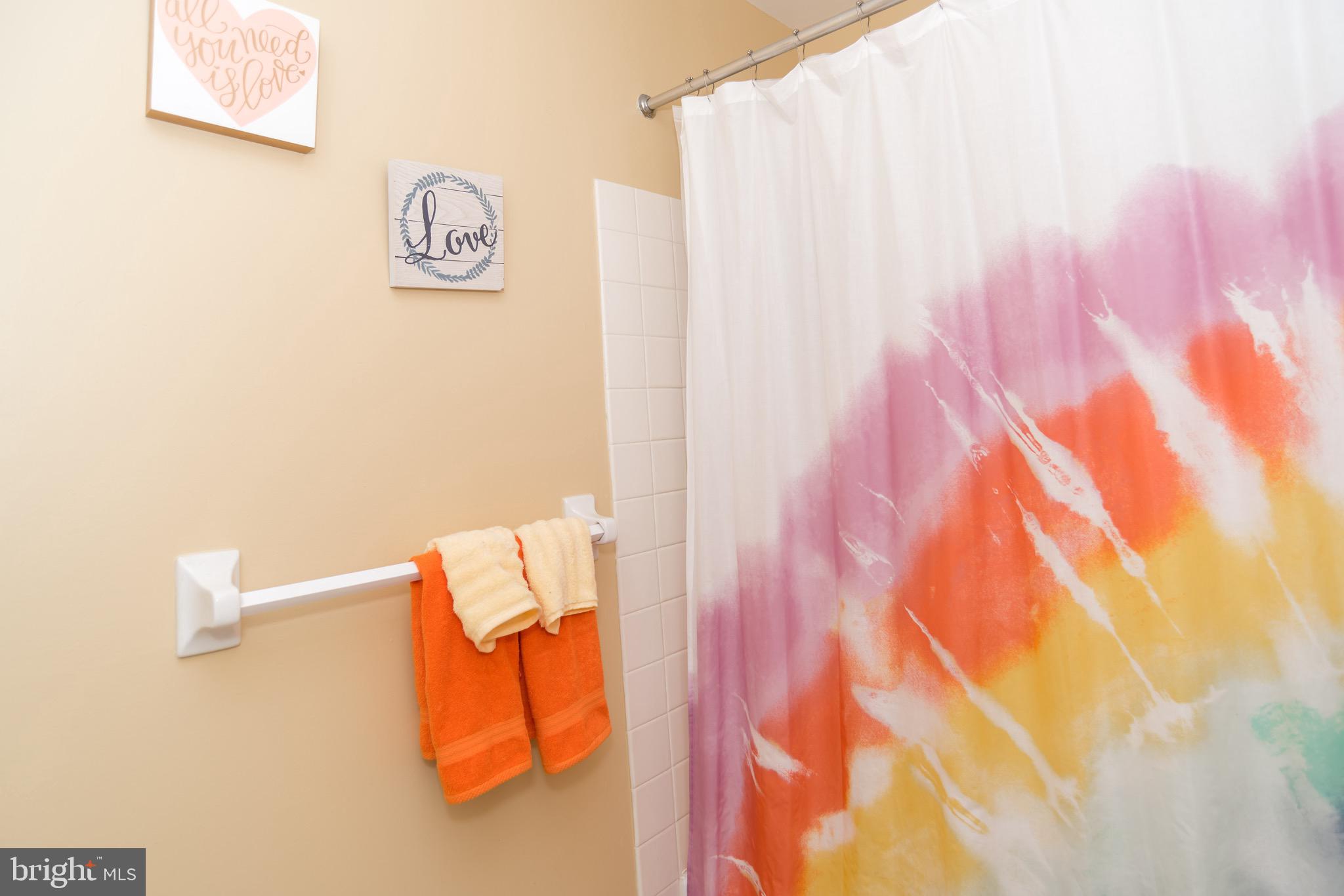 54304 Delaire Landing Road, Unit 304 Philadelphia, PA 19114 - Photo 24 of 29 First Full Bathroom