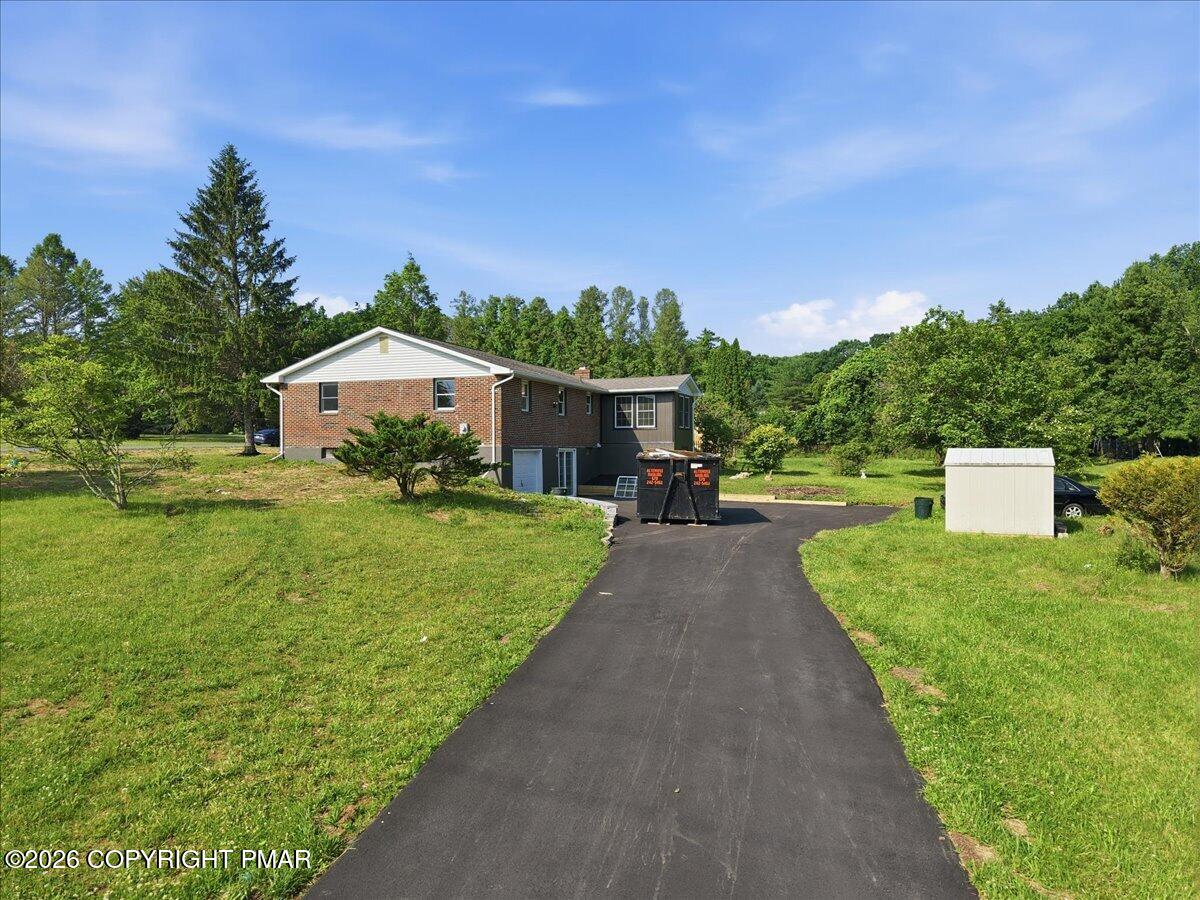129 Rinker Road Stroudsburg, PA 18360 - Photo 59 of 64 DRIVEWAY