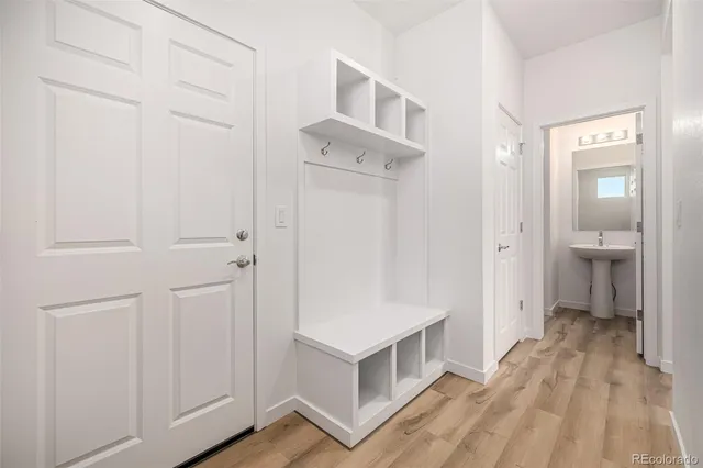 an outdoor view with backyard