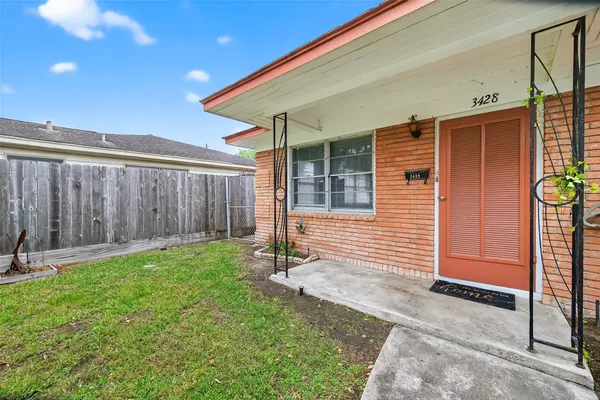 $1,800 | 3428 Bradford Street, Houston, TX 77025