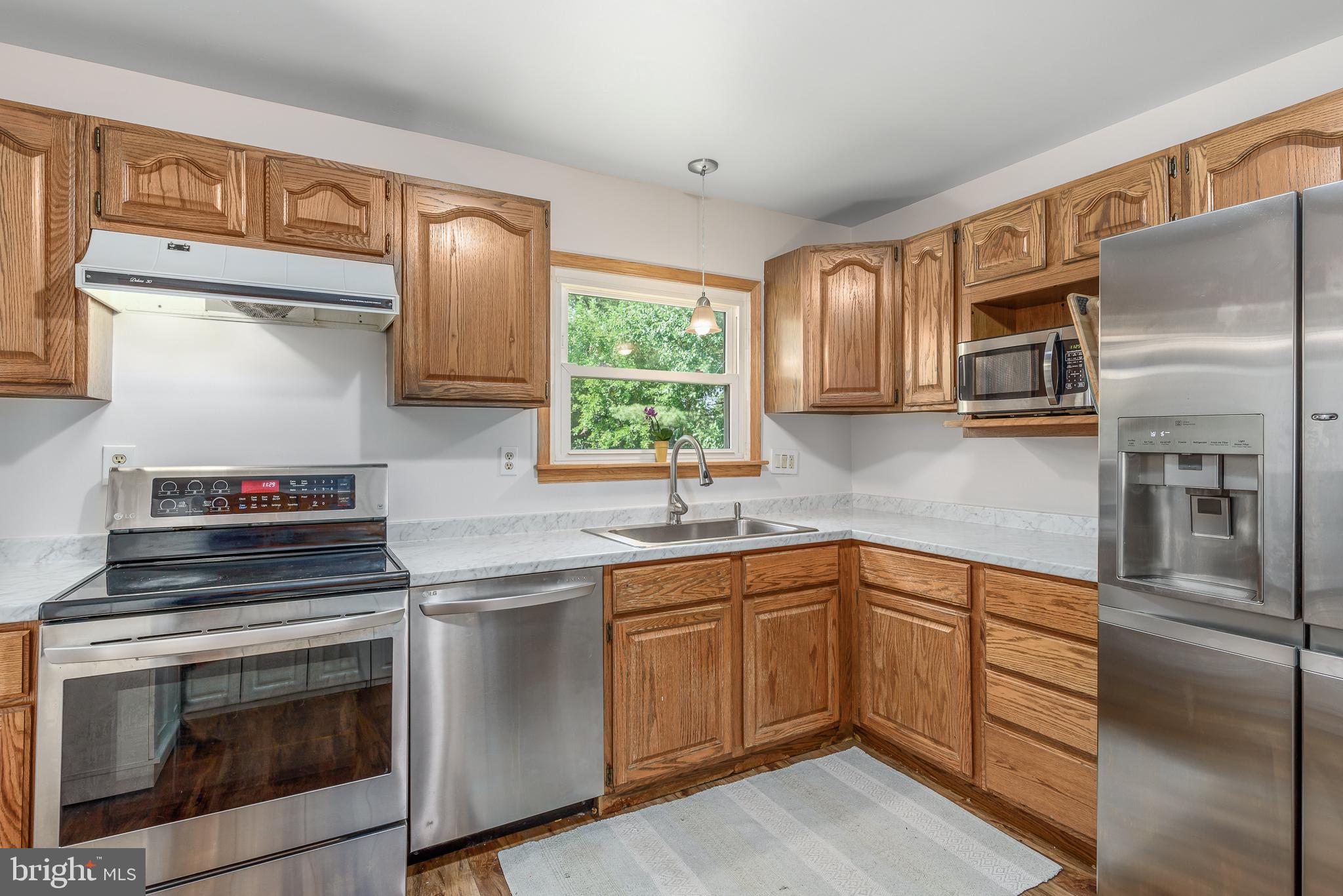 902 East Roanoke Road Sterling, VA 20164 - Photo 13 of 41 Gallery Image 13