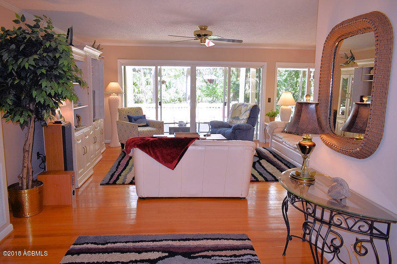 642 Dolphin Road Fripp Island, SC 29920 - Photo 3 of 27 Foyer looking into Living Room