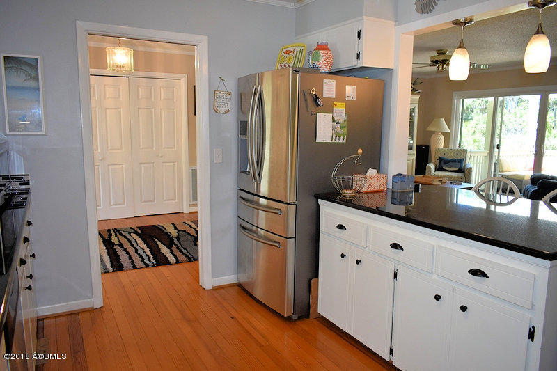 642 Dolphin Road Fripp Island, SC 29920 - Photo 8 of 27 Kitchen