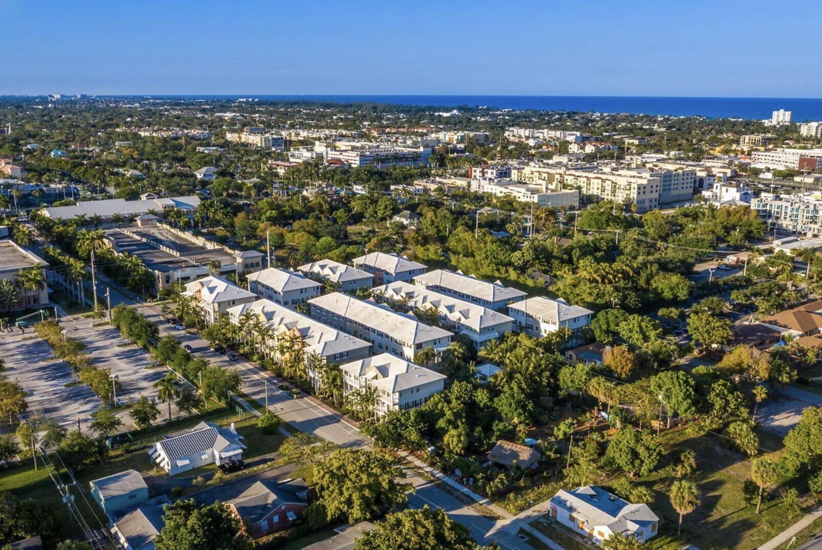 111 Southwest 2nd Avenue Delray Beach, FL 33444 - Photo 21 of 33 a view of city and ocean