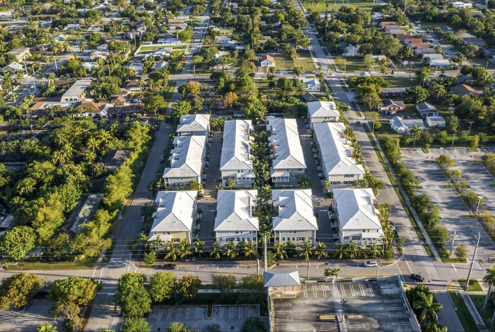 111 Southwest 2nd Avenue Delray Beach, FL 33444 - Photo 25 of 33 an aerial view of multiple house