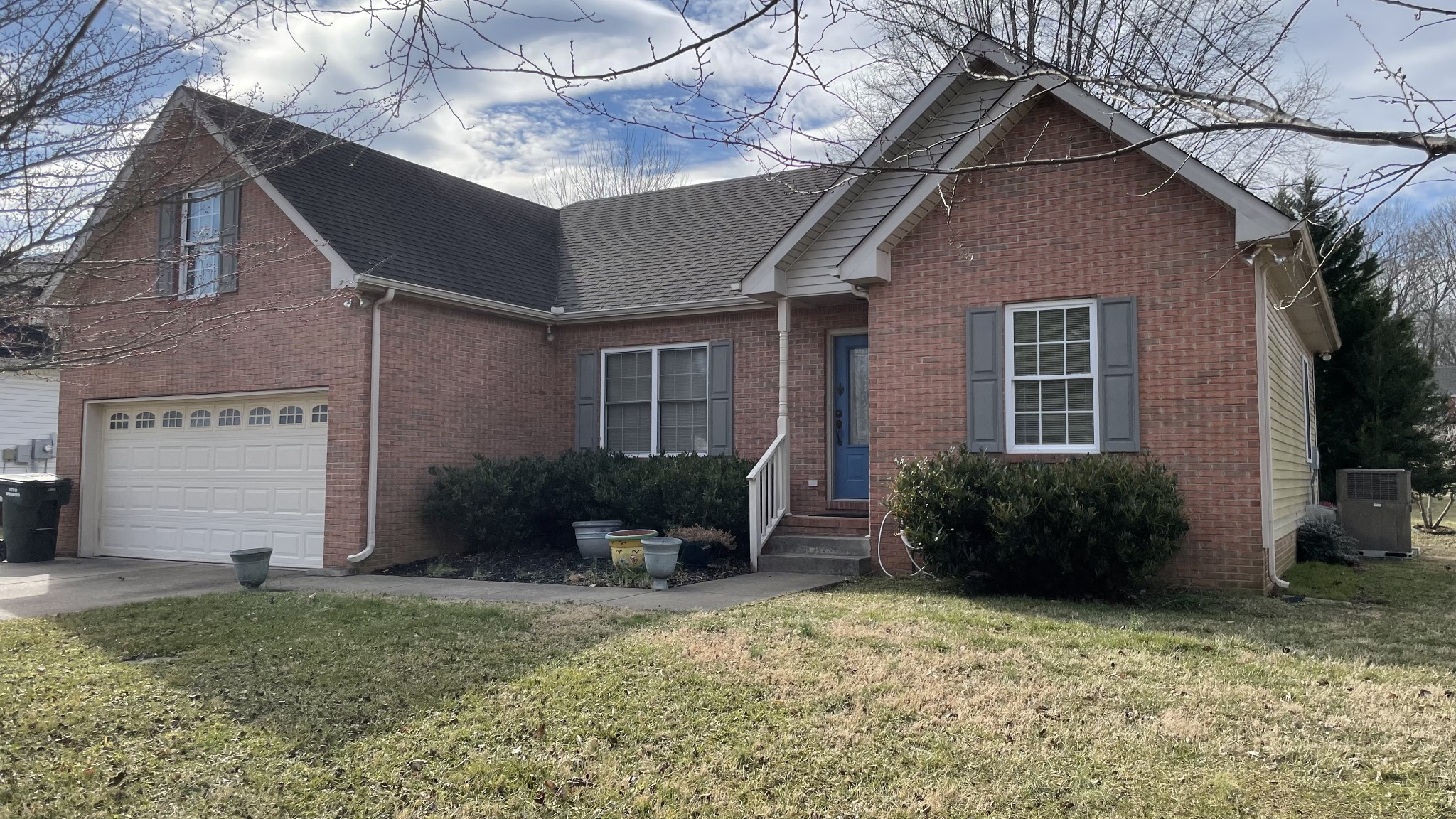 121 Fieldstone Lane Springfield, TN 37172 - Photo 21 of 21 a front view of house with a garden