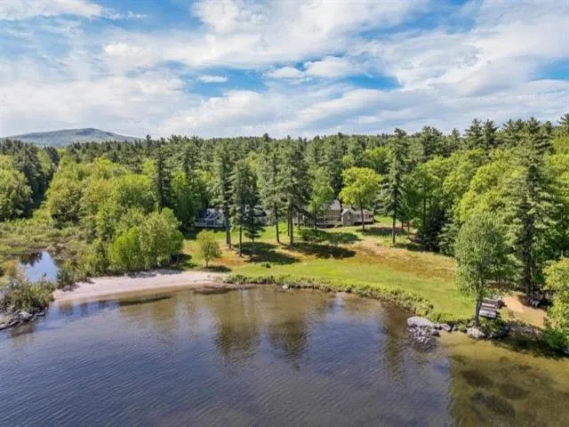 $850,000 | 42 Point Breeze Road, Wolfeboro, NH 03894