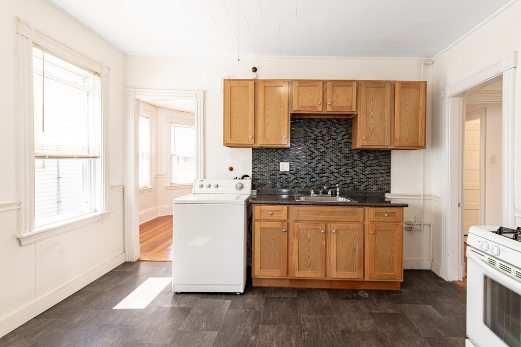 37-39 Glendale Street Everett, MA 02149 - Photo 16 of 27