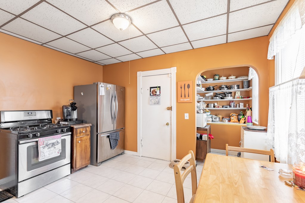 37-39 Glendale Street Everett, MA 02149 - Photo 7 of 27