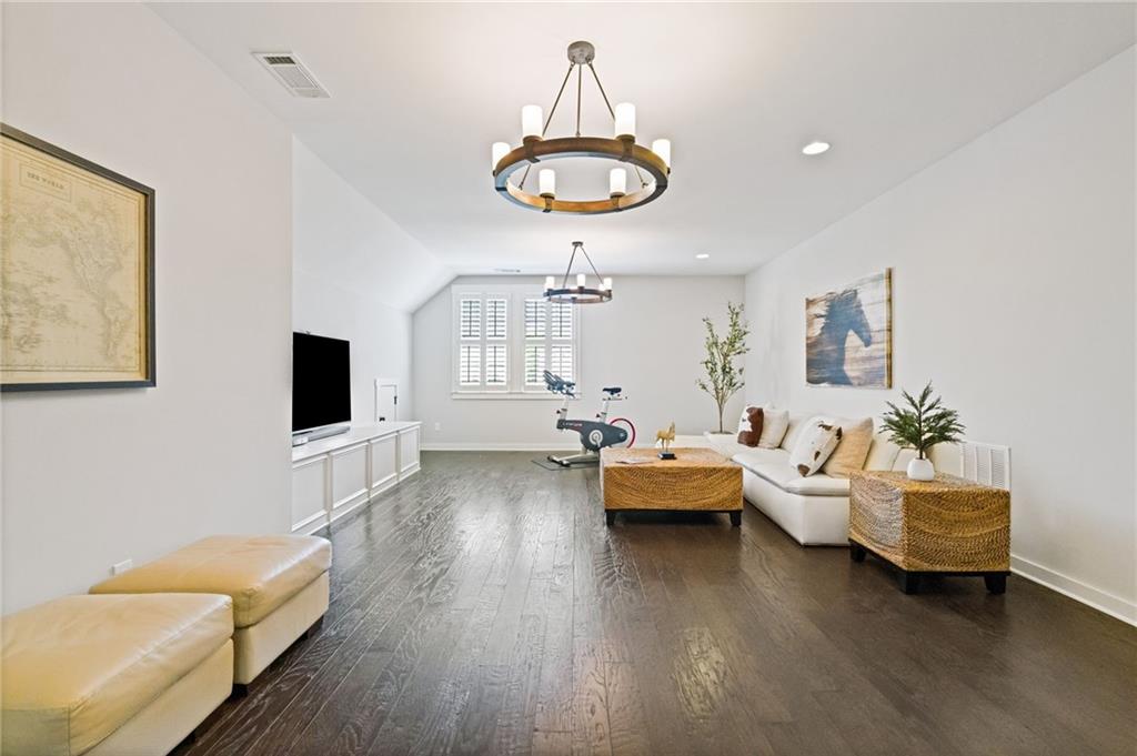 7295 Samples Field Road Cumming, GA 30040 - Photo 11 of 17