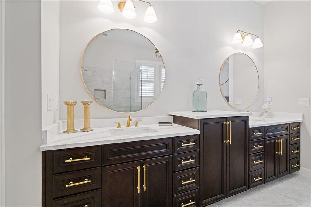 7295 Samples Field Road Cumming, GA 30040 - Photo 10 of 17