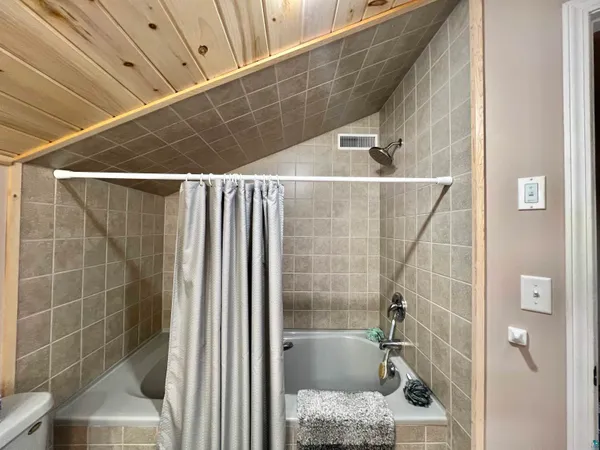 $889,000 | 21 Turnagain Trail, Lutsen, MN 55612