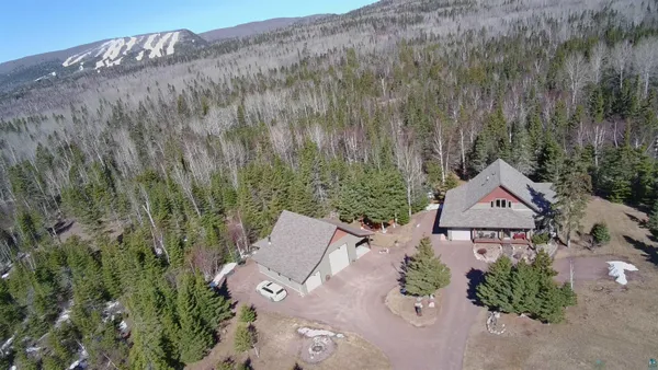 $889,000 | 21 Turnagain Trail, Lutsen, MN 55612