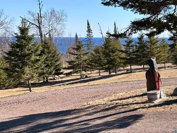 $889,000 | 21 Turnagain Trail, Lutsen, MN 55612