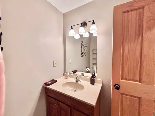 $889,000 | 21 Turnagain Trail, Lutsen, MN 55612