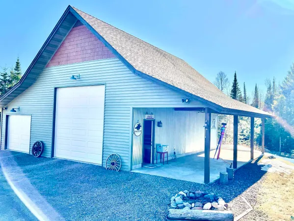 $889,000 | 21 Turnagain Trail, Lutsen, MN 55612