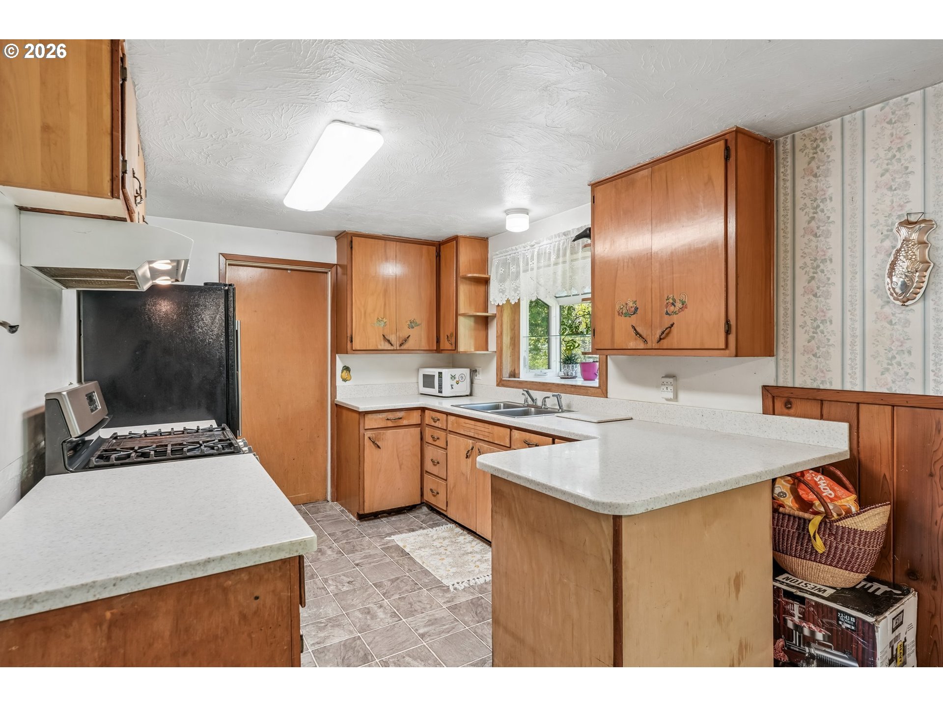 892 D Street Independence, OR 97351 - Photo 11 of 29