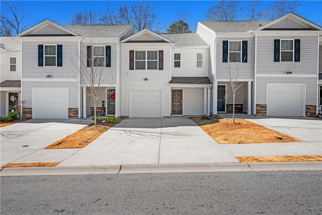 $218,000 | 404 Oakmont Valley Trail, Seneca, SC 29678