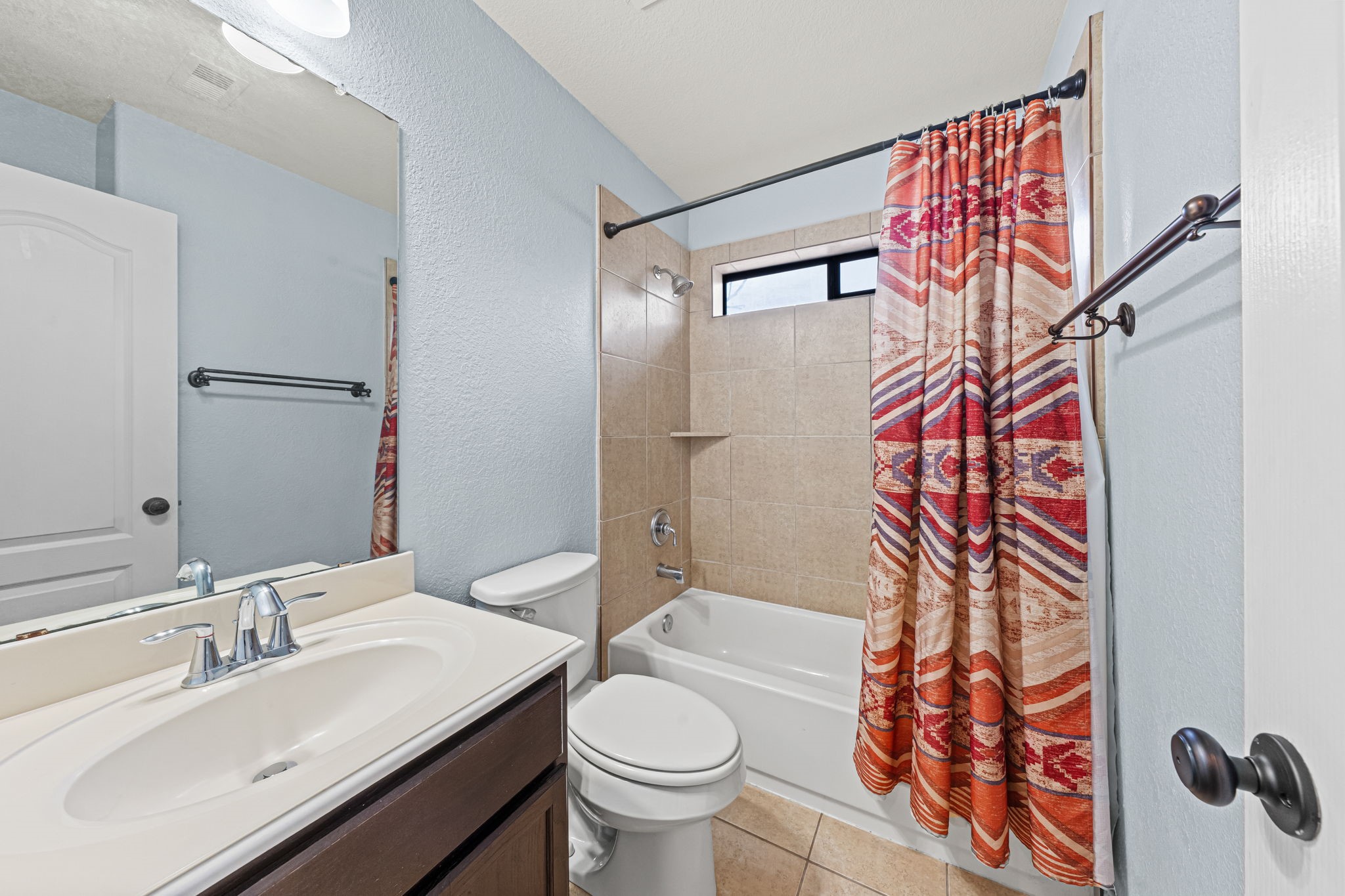 5102 Hardy Street Houston, TX 77009 - Photo 20 of 24 Bathroom (second floor)