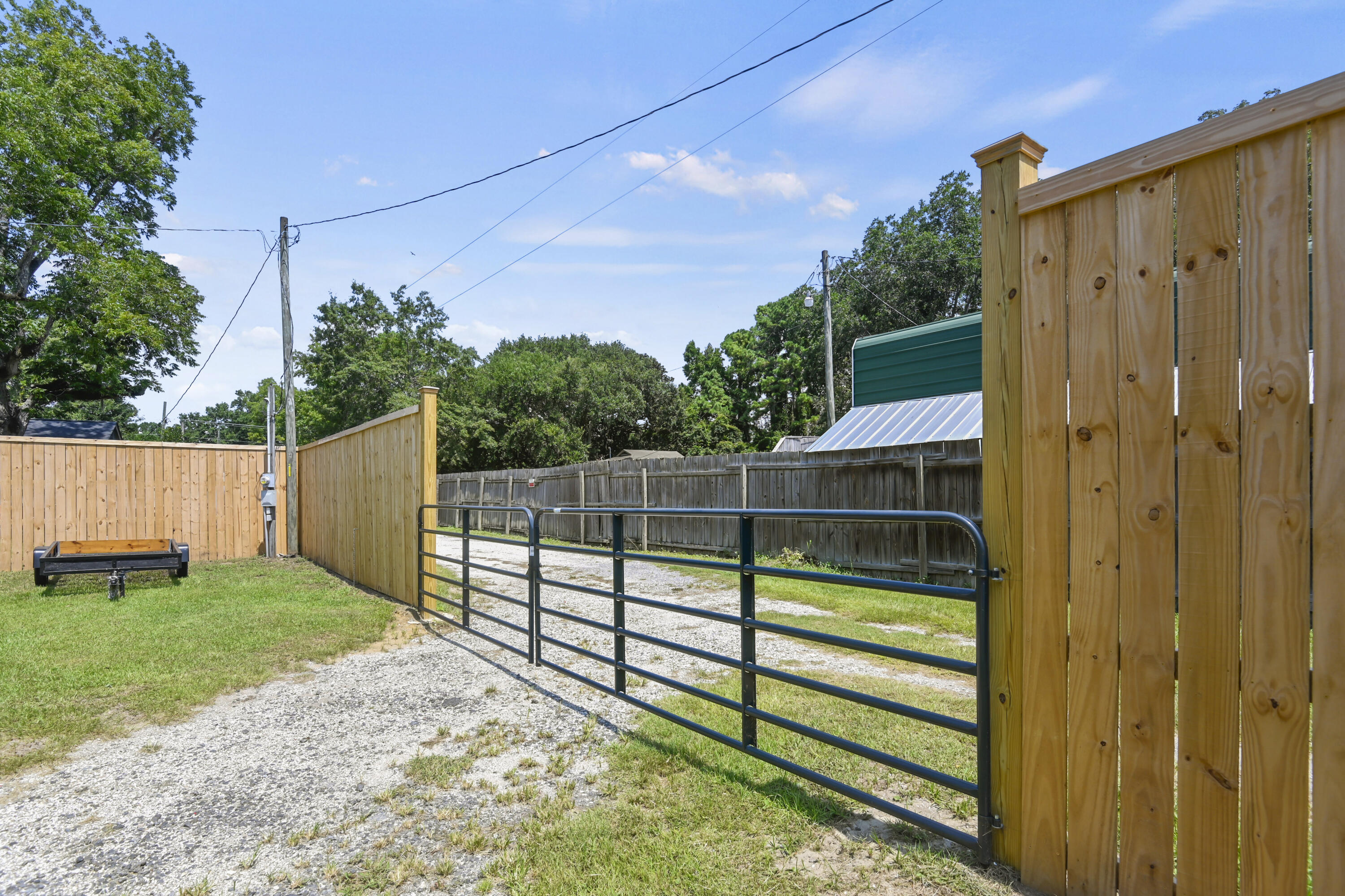 1813 Rifle Range Road Mount Pleasant, SC 29464 - Photo 13 of 28 2nd Entrance via Easement